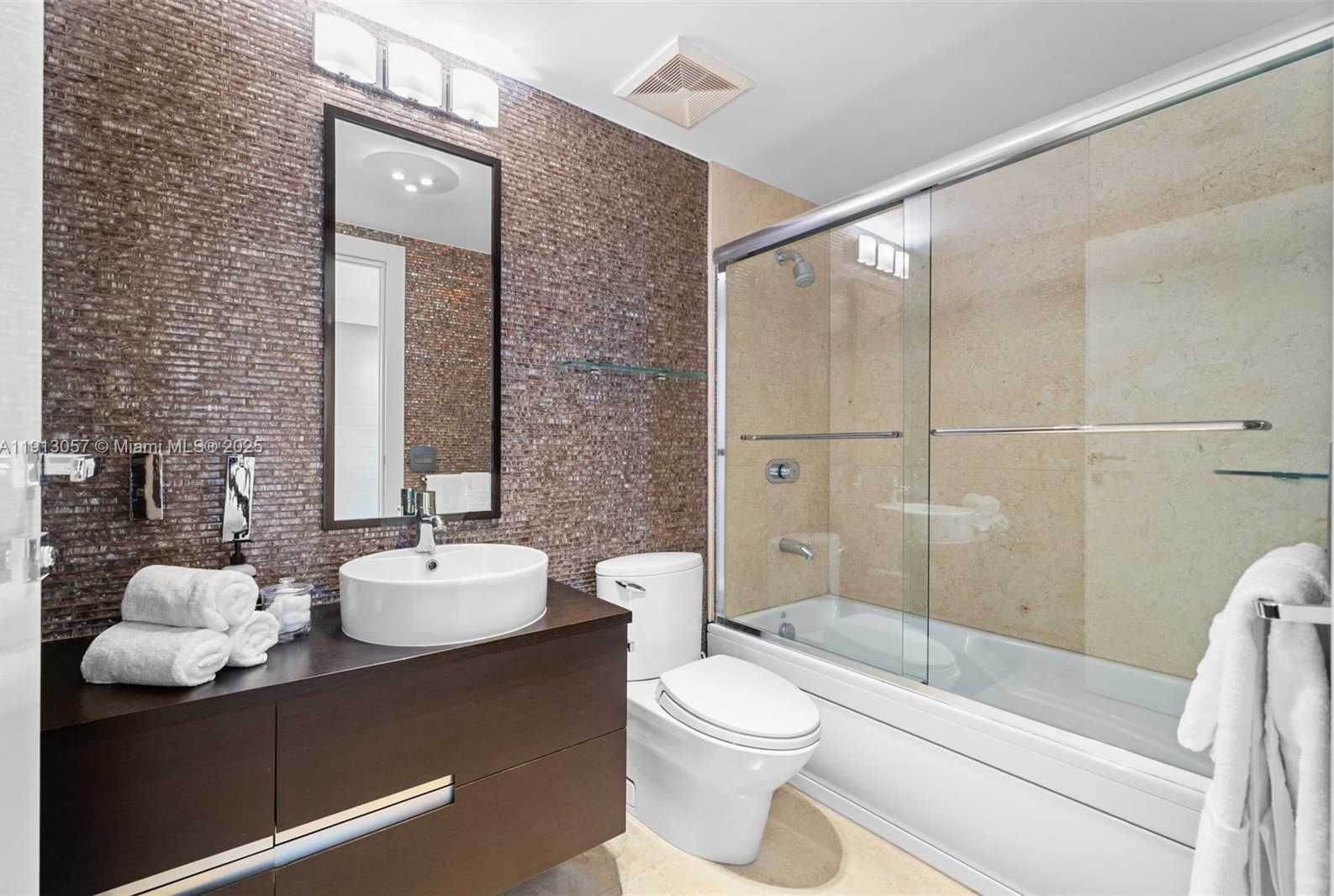 Small Image of 5875 COLLINS AVE #1908, Miami Beach Number 18