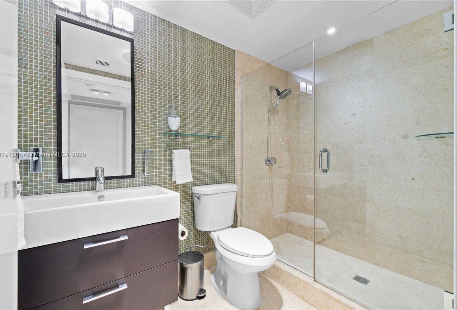 Small Image of 5875 COLLINS AVE #1908, Miami Beach Number 21