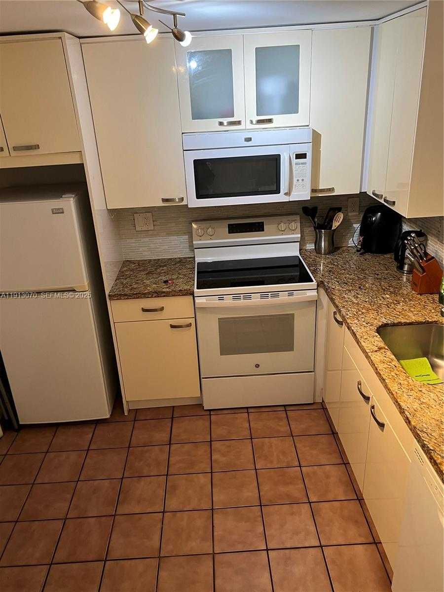 Small Image of 3551 NORTH EAST 169TH ST #112, North Miami Beach Number 18