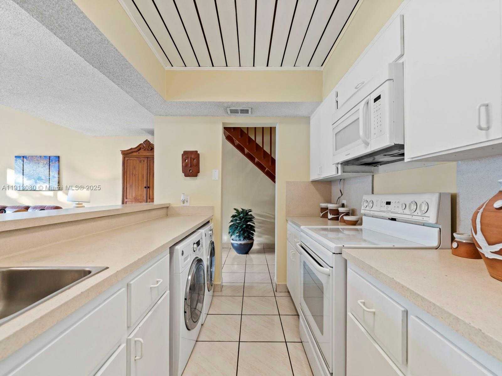 Small Image of 13350 SOUTH WEST 91ST TER #C, Miami Number 10