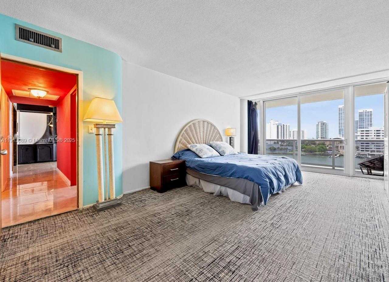 Small Image of 900 BAY DR #624-622-620, Miami Beach Number 20