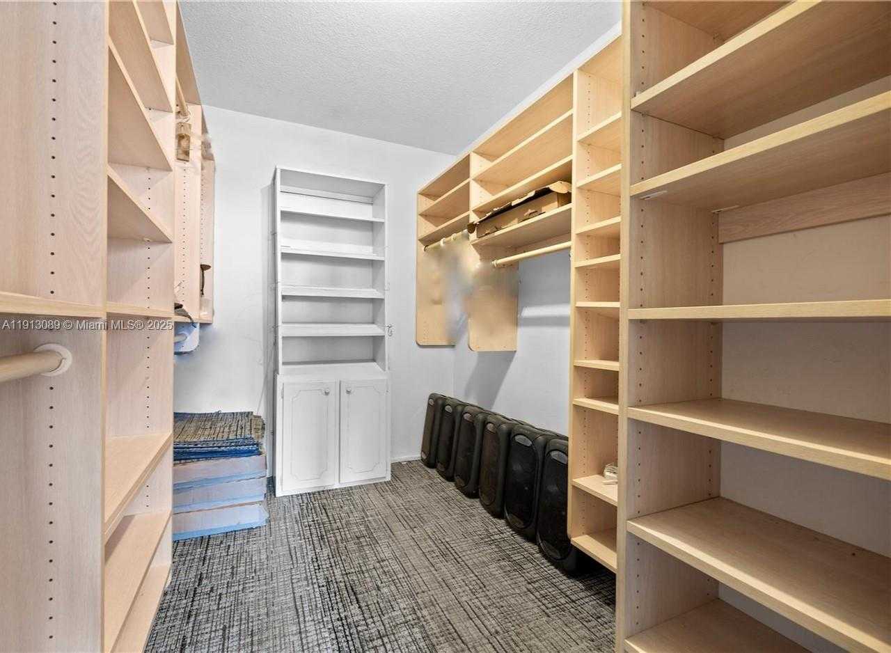 Small Image of 900 BAY DR #624-622-620, Miami Beach Number 22