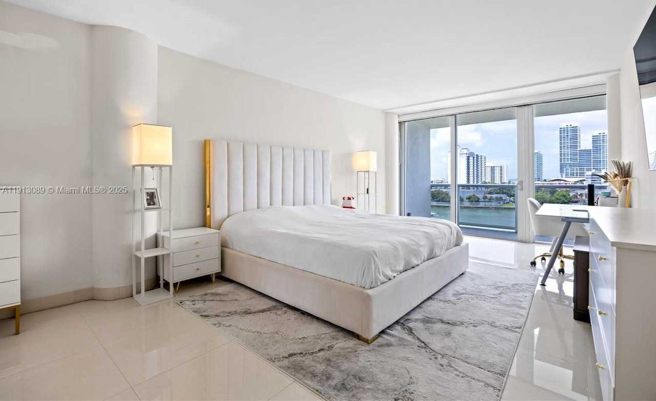 Small Image of 900 BAY DR #624-622-620, Miami Beach Number 6