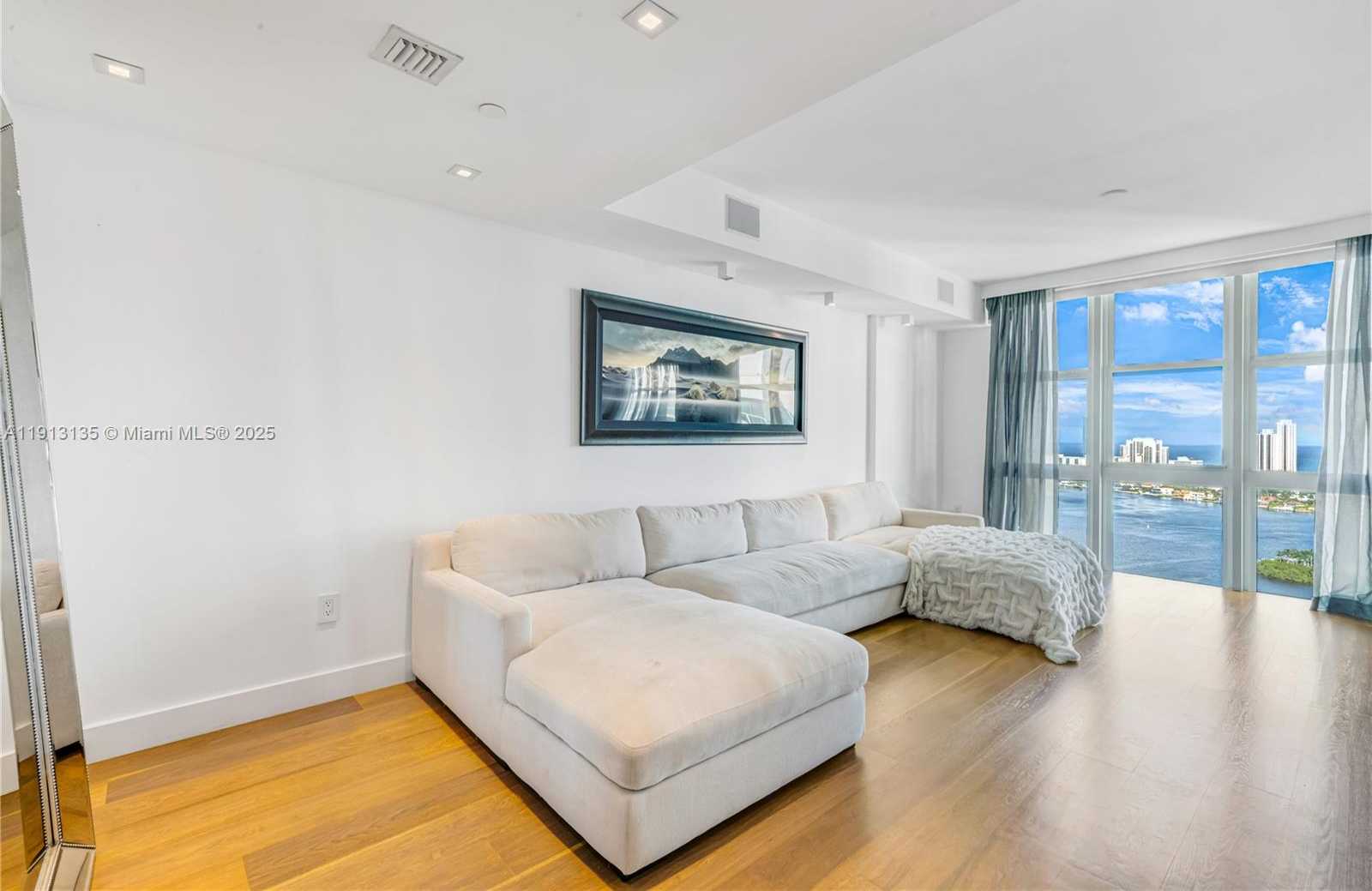 Small Image of 3301 NORTH EAST 183RD ST #3008, Aventura Number 39