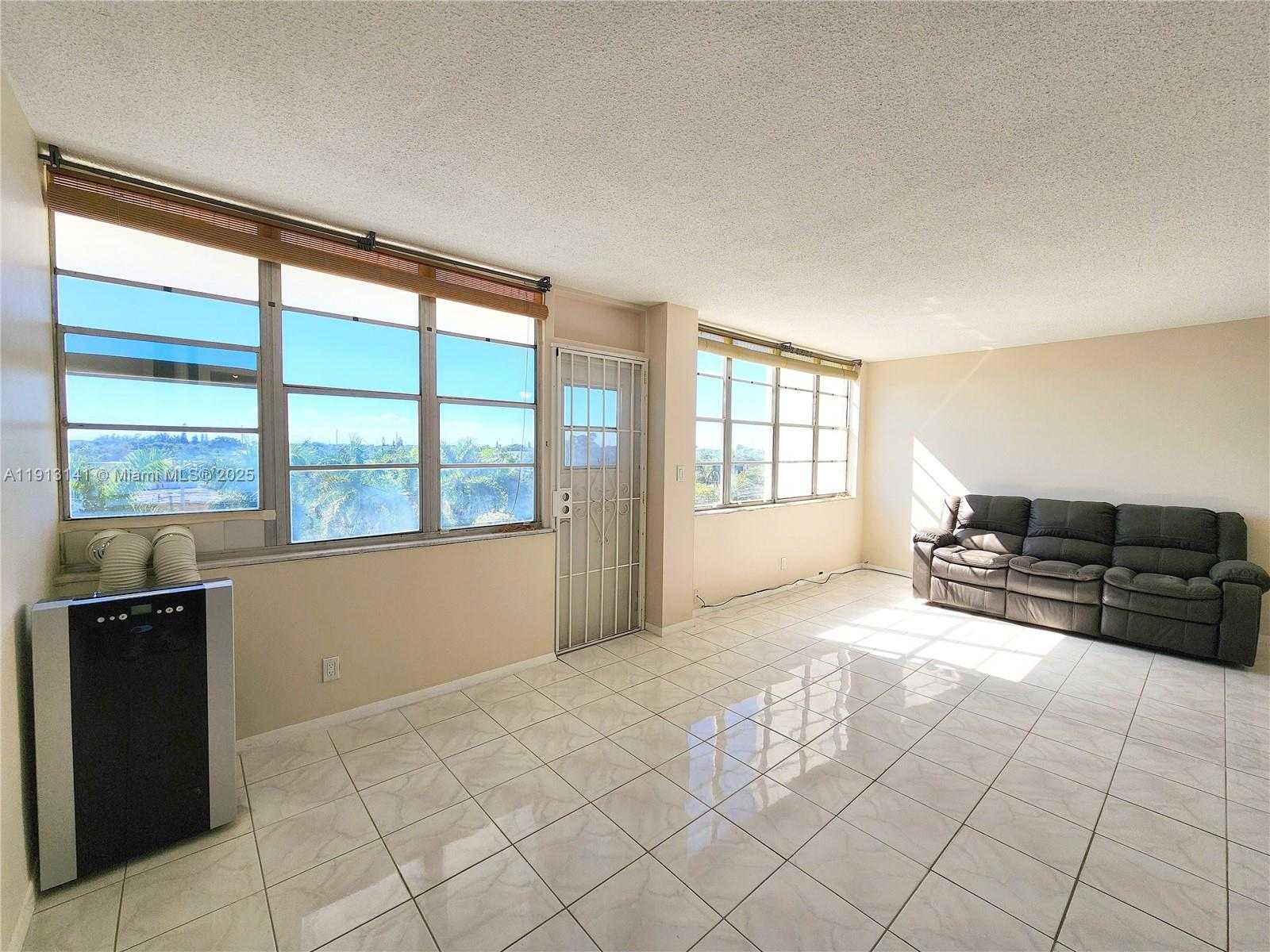 Small Image of 2025 NORTH EAST 164TH ST #503, North Miami Beach Number 11