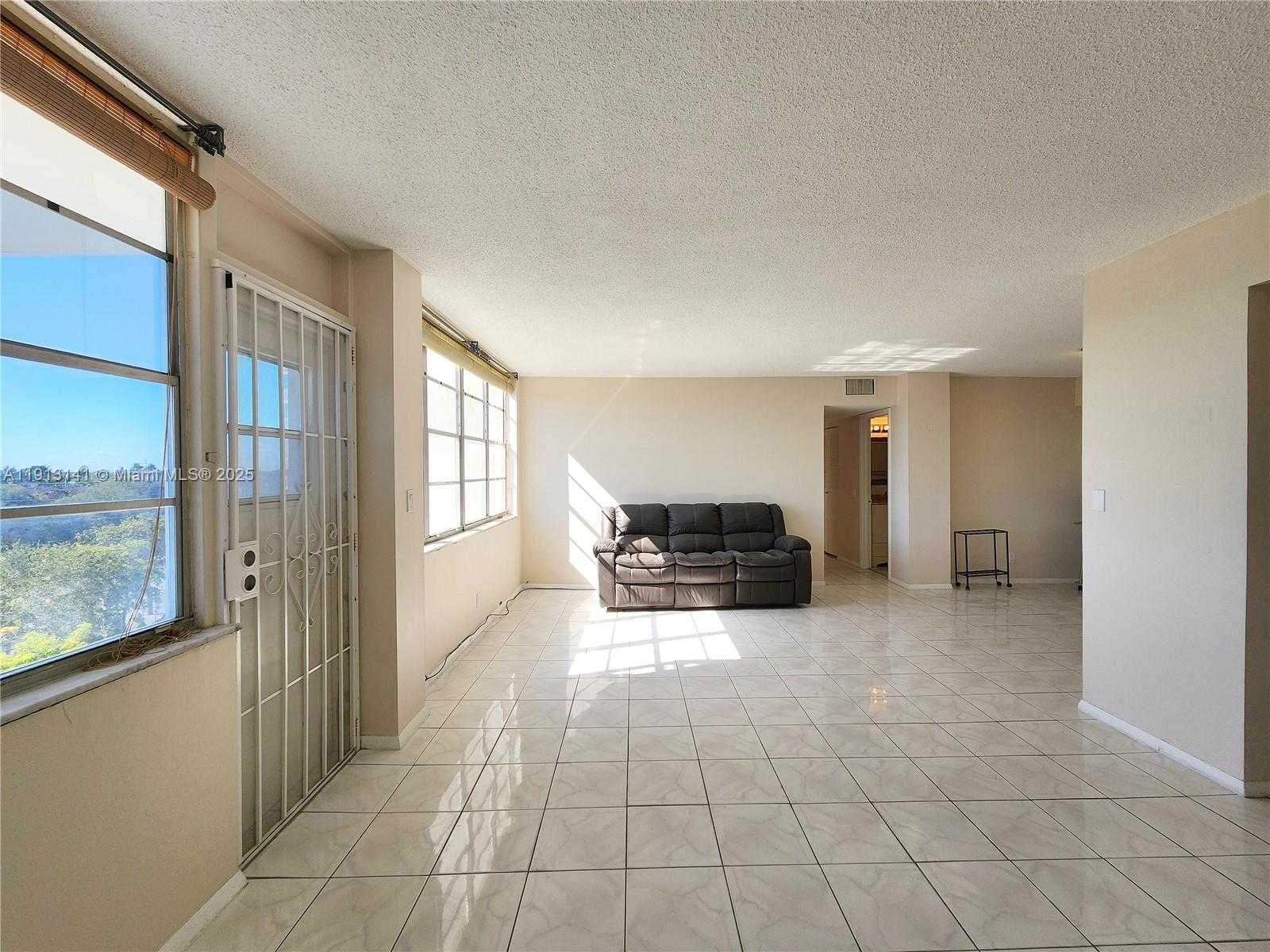 Small Image of 2025 NORTH EAST 164TH ST #503, North Miami Beach Number 12