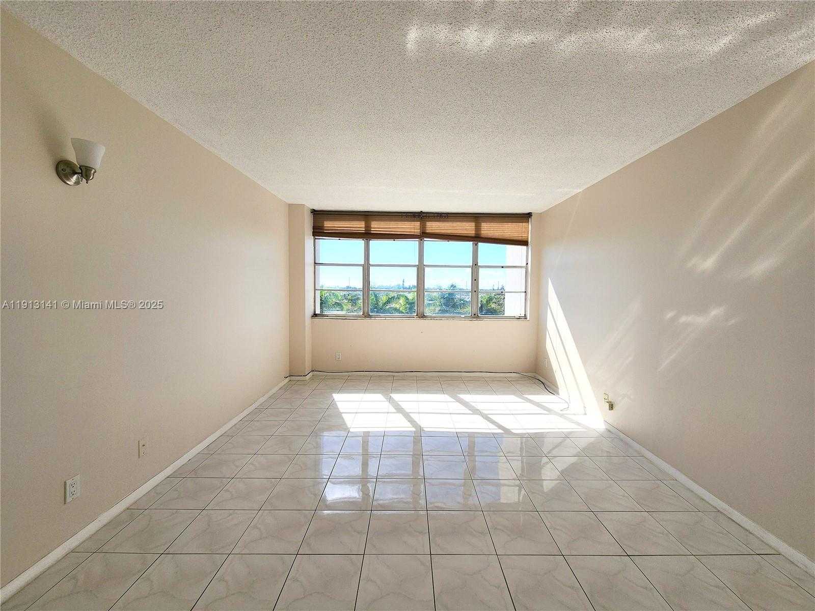 Small Image of 2025 NORTH EAST 164TH ST #503, North Miami Beach Number 19