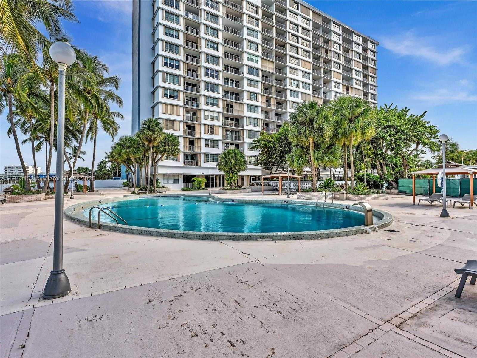 Small Image of 1865 NE 79th St, Miami, FL 33138, USA Number 53