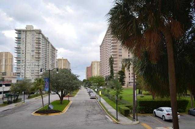 Small Image of 290 174TH ST #M10, Sunny Isles Beach Number 19