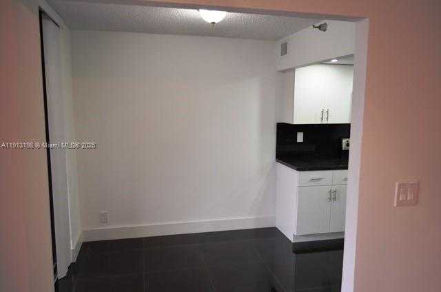 Small Image of 290 174TH ST #M10, Sunny Isles Beach Number 6