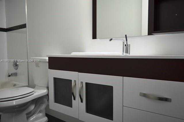 Small Image of 290 174TH ST #M10, Sunny Isles Beach Number 8