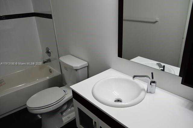 Small Image of 290 174TH ST #M10, Sunny Isles Beach Number 9