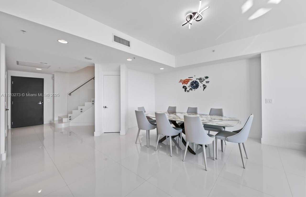 Small Image of 17301 BISCAYNE BLVD #811, North Miami Beach Number 19