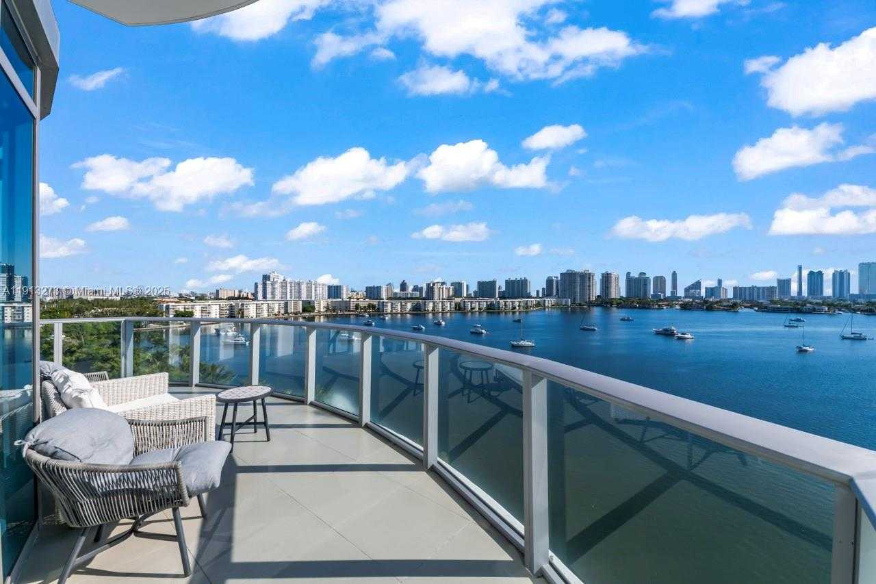 Small Image of 17301 BISCAYNE BLVD #811, North Miami Beach Number 2