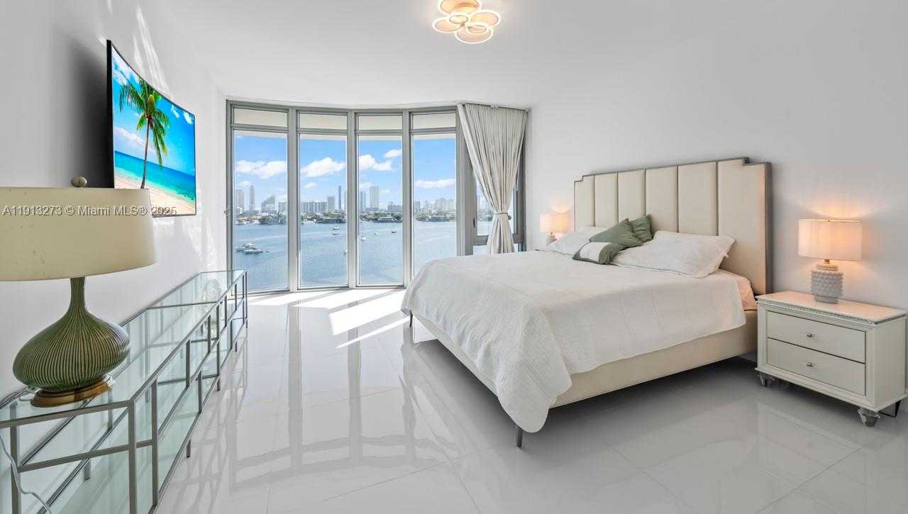 Small Image of 17301 BISCAYNE BLVD #811, North Miami Beach Number 22