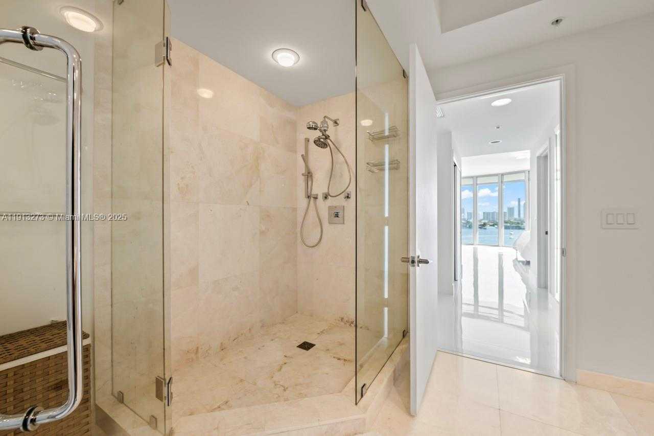 Small Image of 17301 BISCAYNE BLVD #811, North Miami Beach Number 27