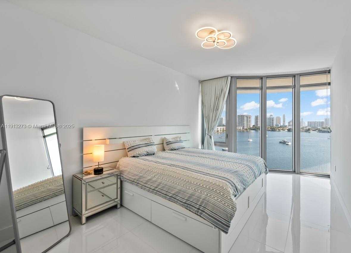 Small Image of 17301 BISCAYNE BLVD #811, North Miami Beach Number 30