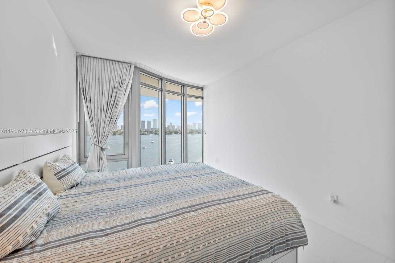 Small Image of 17301 BISCAYNE BLVD #811, North Miami Beach Number 31