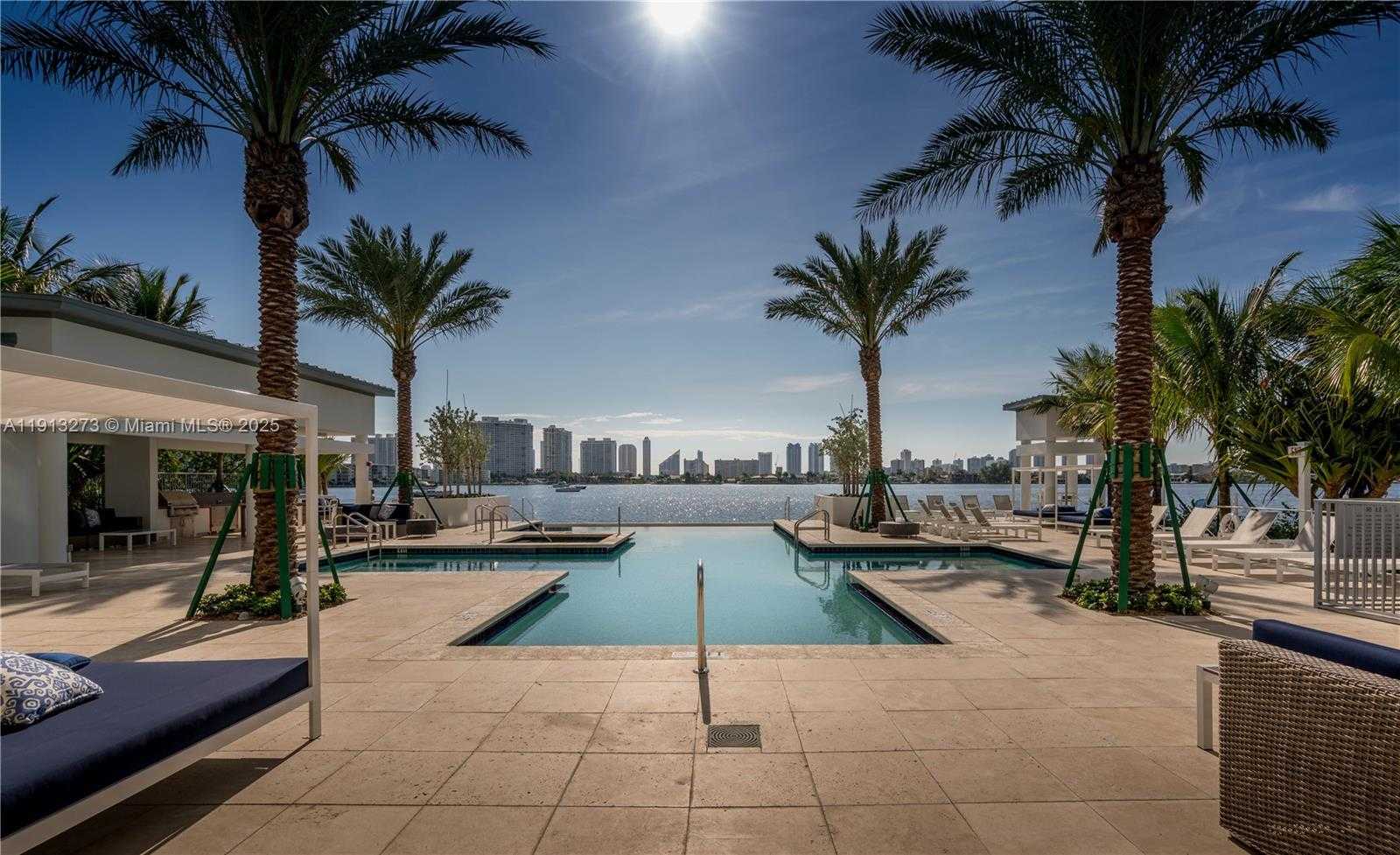 Small Image of 17301 BISCAYNE BLVD #811, North Miami Beach Number 37