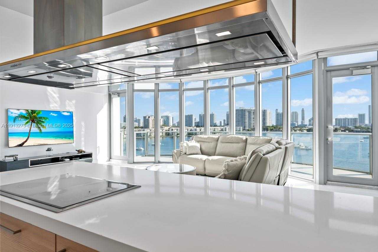 Small Image of 17301 BISCAYNE BLVD #811, North Miami Beach Number 7