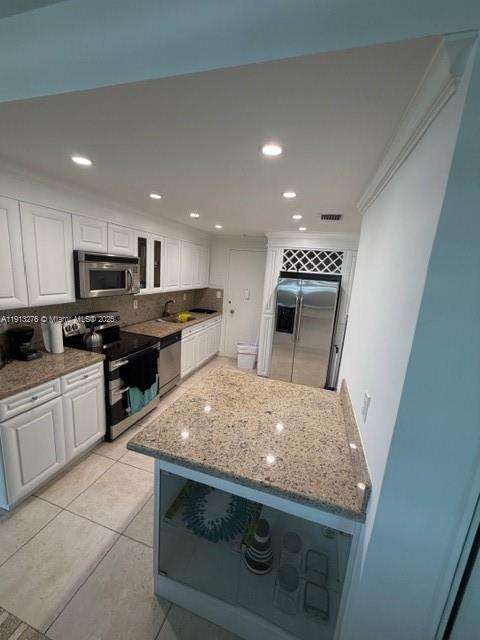 Small Image of 5055 COLLINS AVE #9A, Miami Beach Number 2