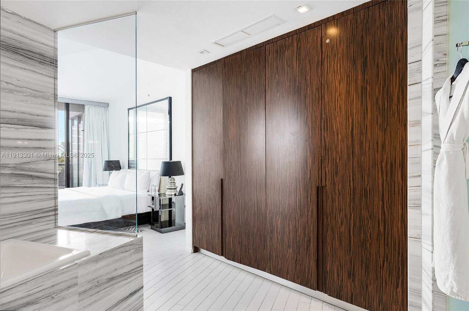 Small Image of 2201 COLLINS AVE #431, Miami Beach Number 14