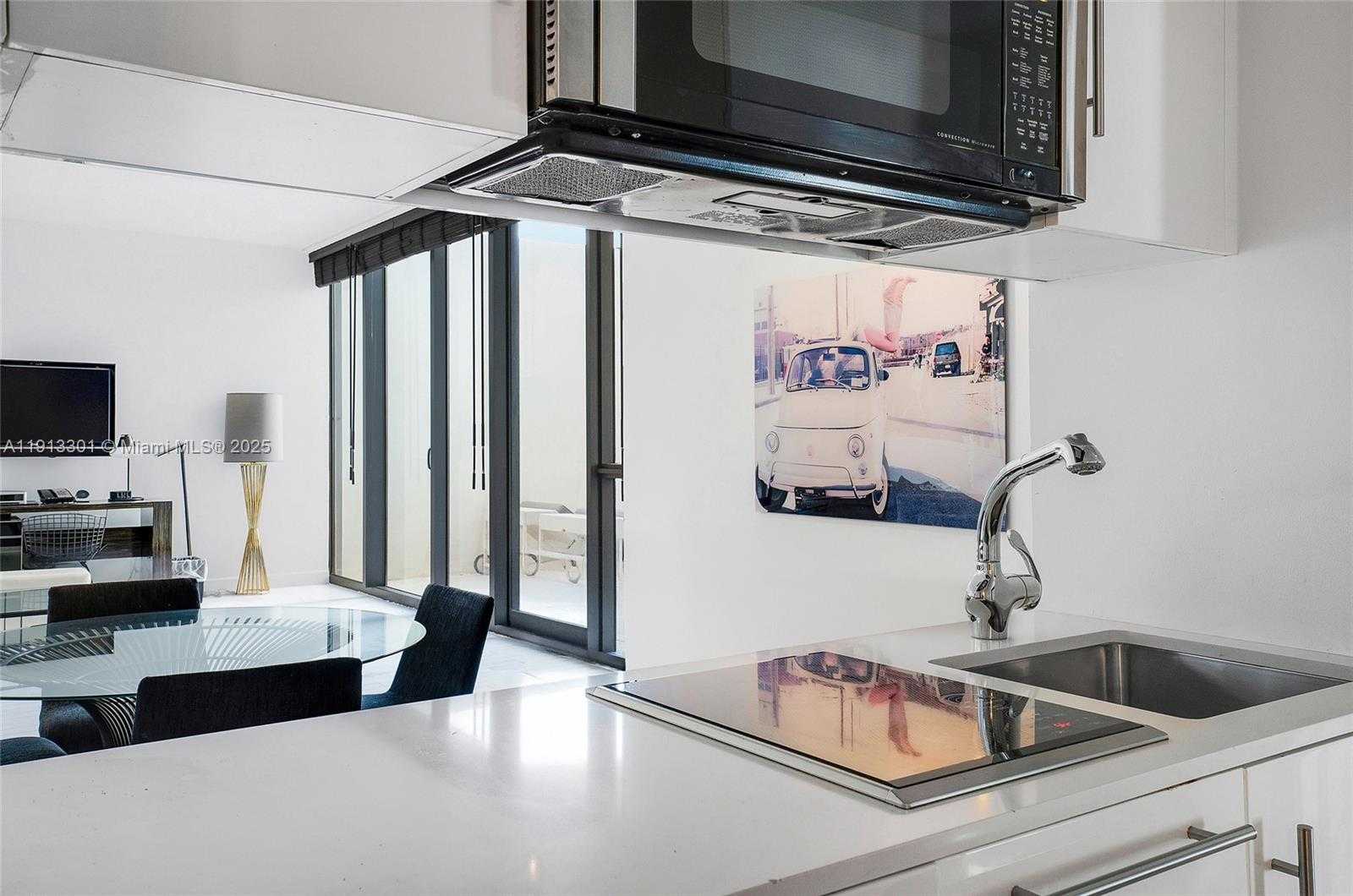 Small Image of 2201 COLLINS AVE #431, Miami Beach Number 7