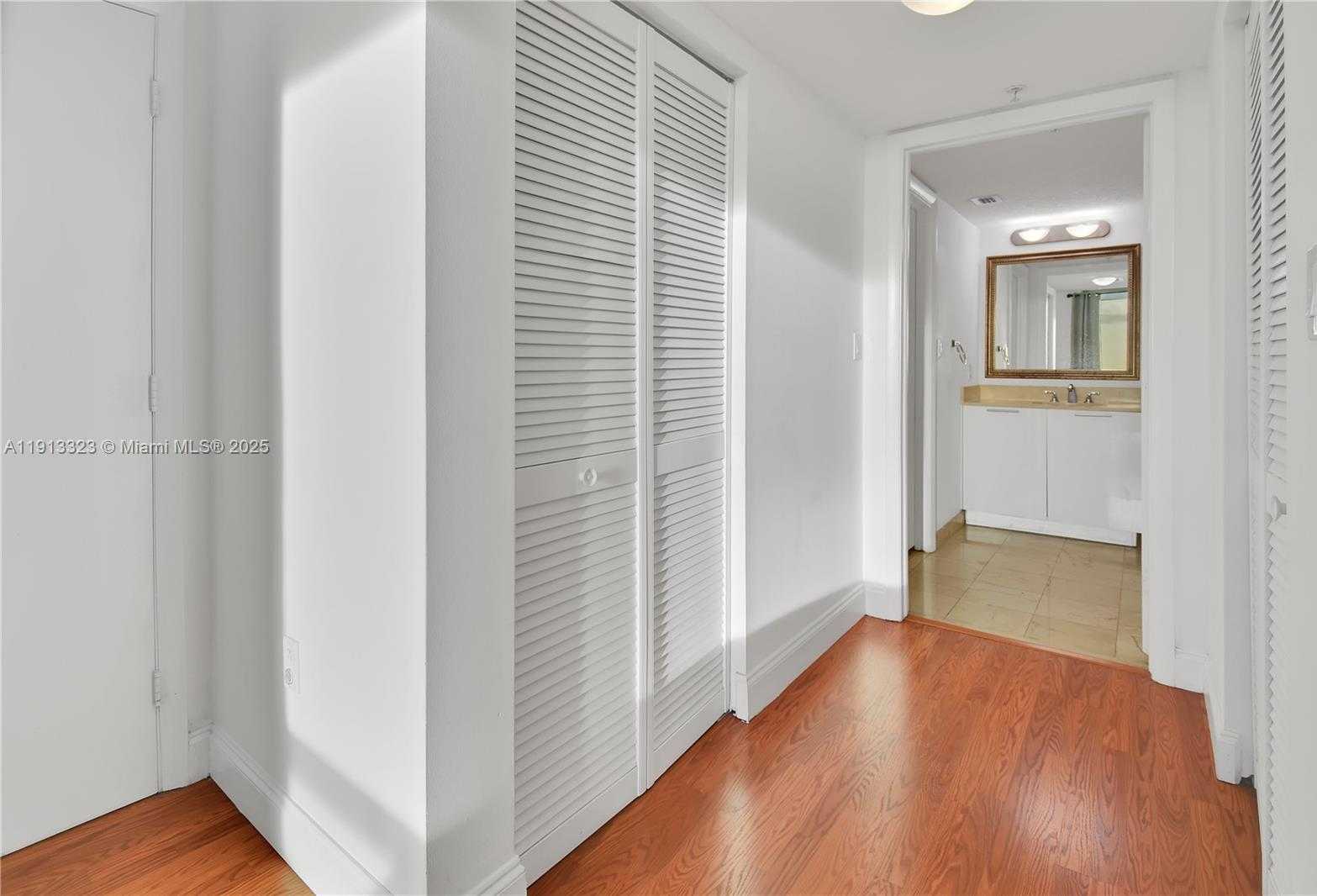 Small Image of 1800 NORTH BAYSHORE DR #2604, Miami Number 14
