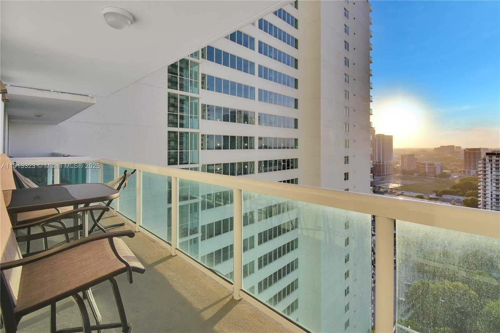 Small Image of 1800 NORTH BAYSHORE DR #2604, Miami Number 17