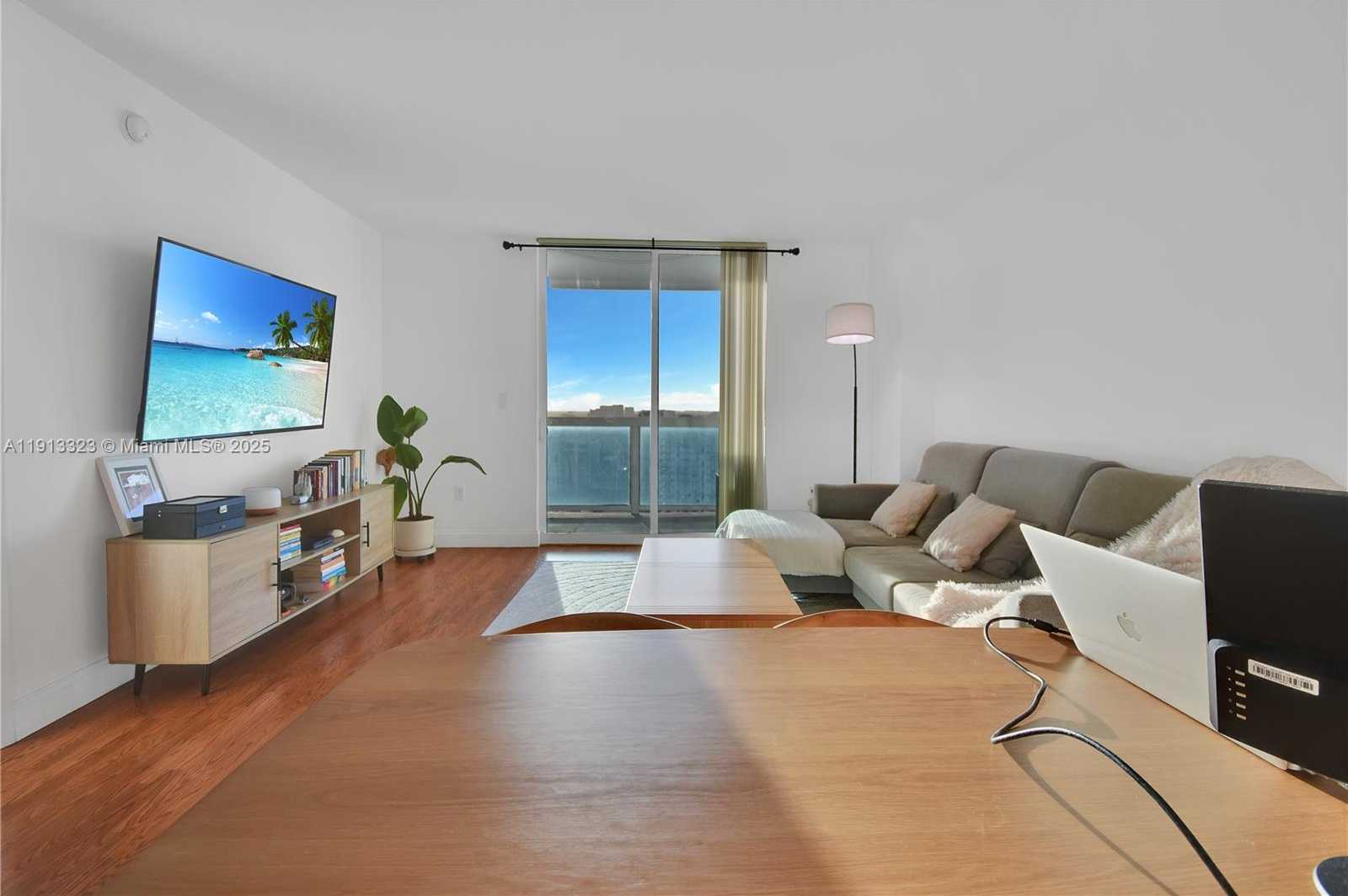 Small Image of 1800 NORTH BAYSHORE DR #2604, Miami Number 3