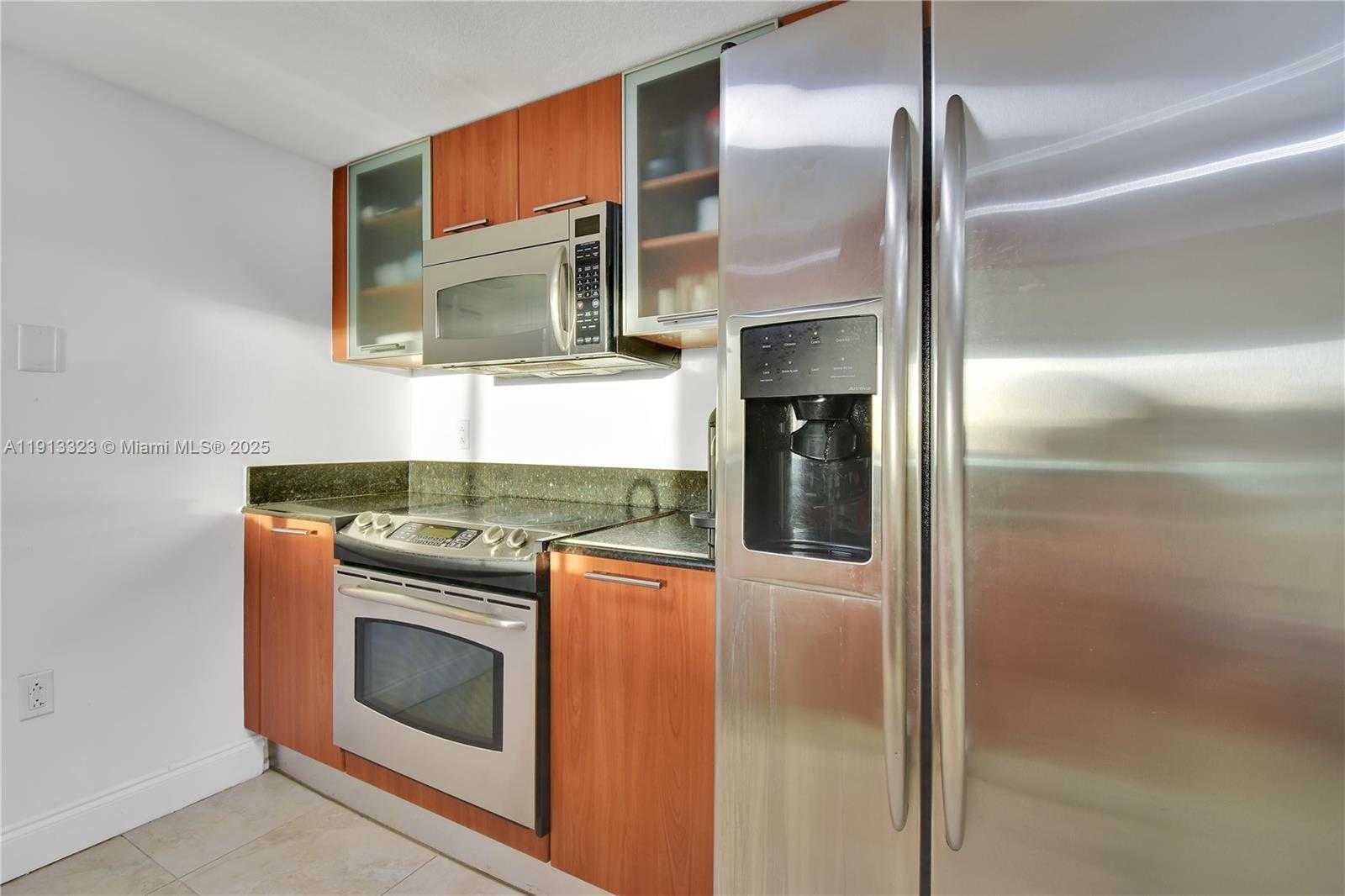 Small Image of 1800 NORTH BAYSHORE DR #2604, Miami Number 8