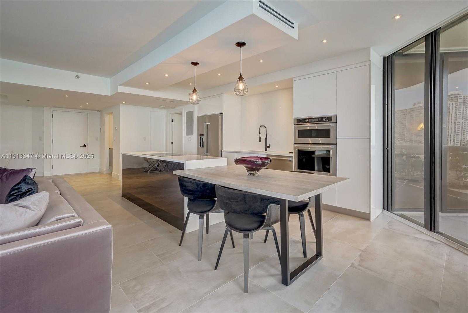 Small Image of 20191 EAST COUNTRY CLUB DR #802, Aventura Number 3