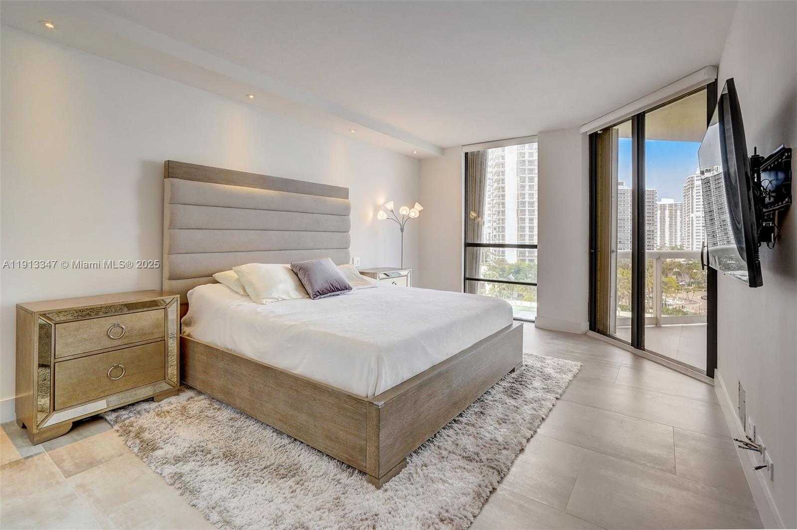 Small Image of 20191 EAST COUNTRY CLUB DR #802, Aventura Number 8