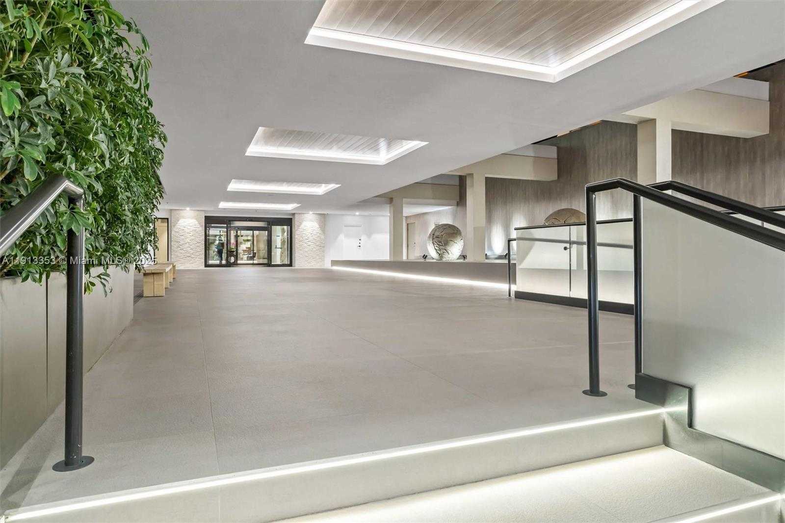 Small Image of 2301 COLLINS AVE #1432, Miami Beach Number 10