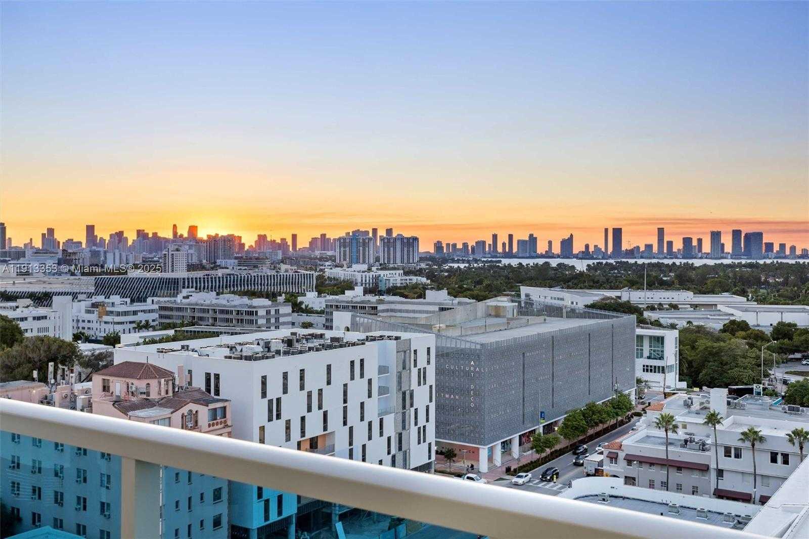 Small Image of 2301 COLLINS AVE #1432, Miami Beach Number 25