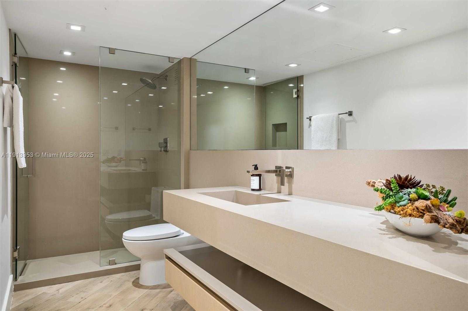 Small Image of 2301 COLLINS AVE #1432, Miami Beach Number 27