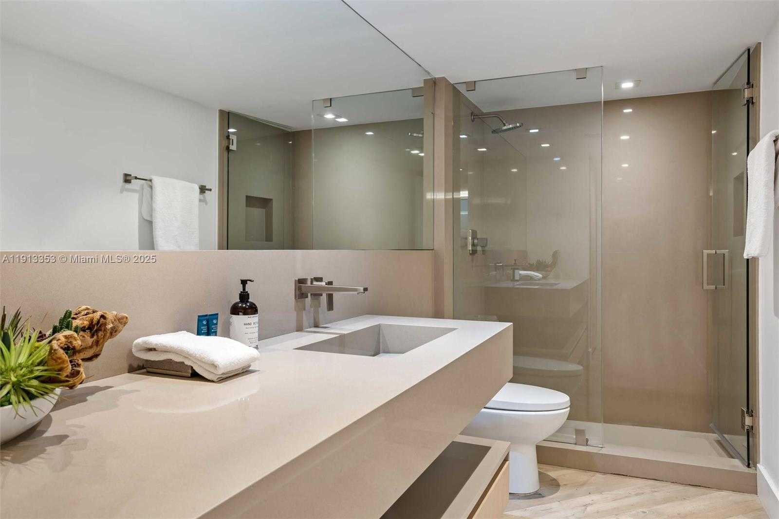 Small Image of 2301 COLLINS AVE #1432, Miami Beach Number 30