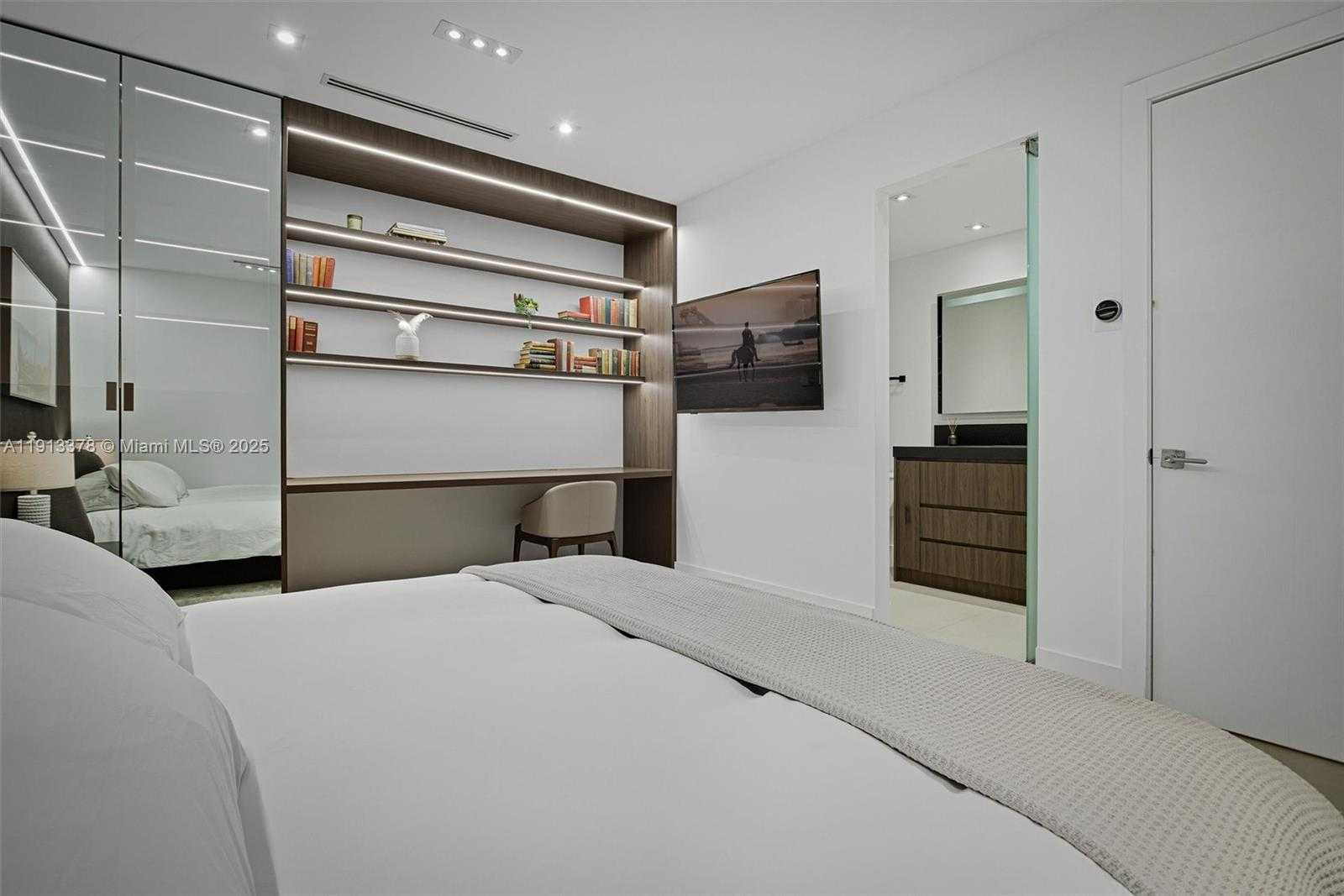Small Image of 2301 COLLINS AVE #1634, Miami Beach Number 29