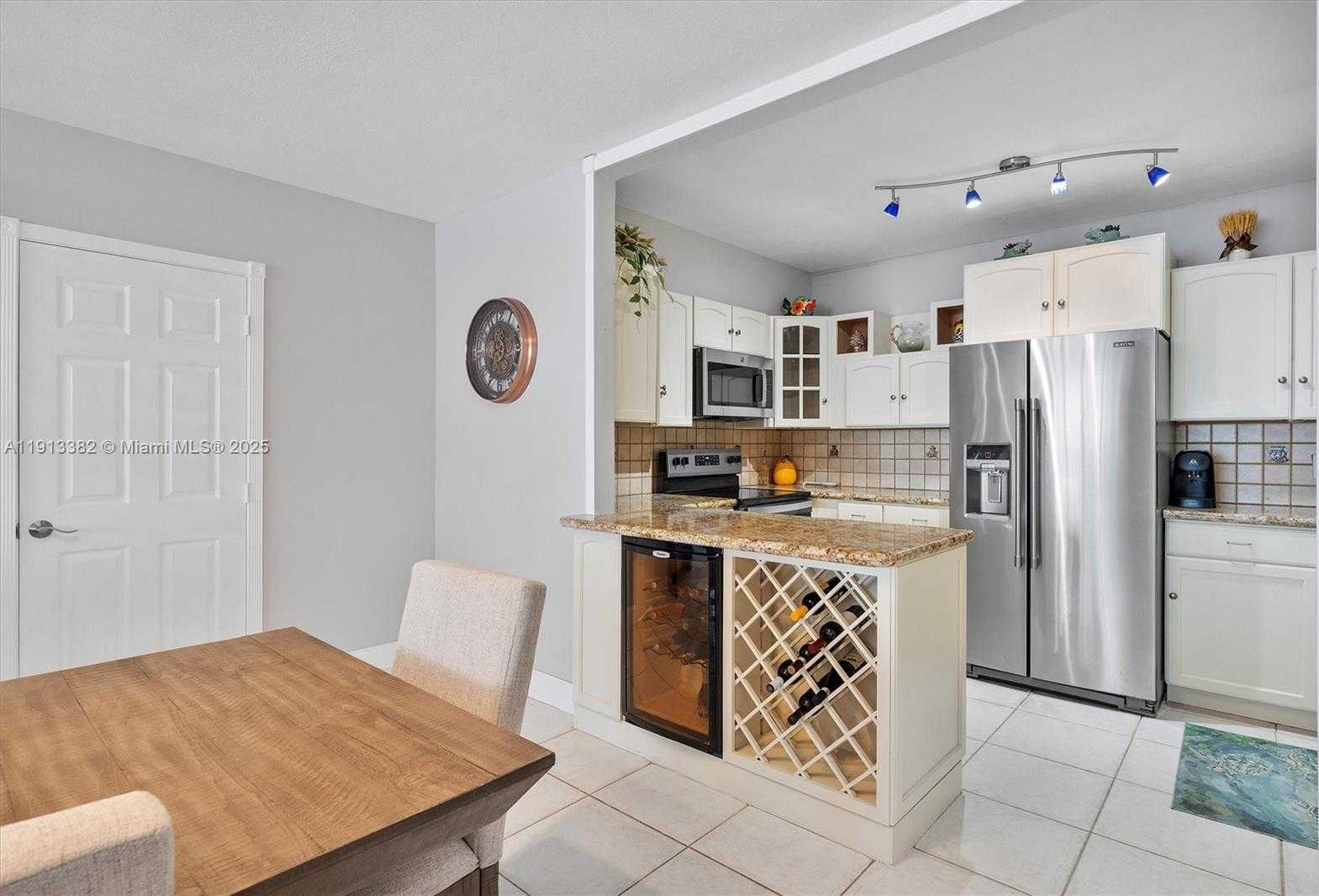 Small Image of 5005 COLLINS AVE #708, Miami Beach Number 12