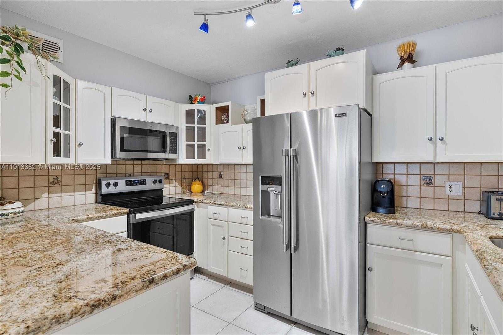 Small Image of 5005 COLLINS AVE #708, Miami Beach Number 13