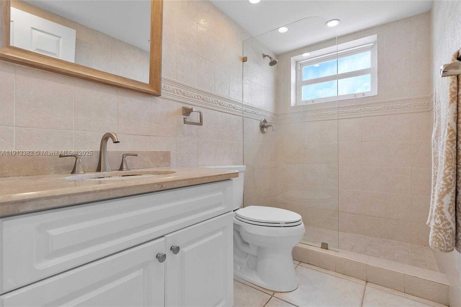 Small Image of 5005 COLLINS AVE #708, Miami Beach Number 27