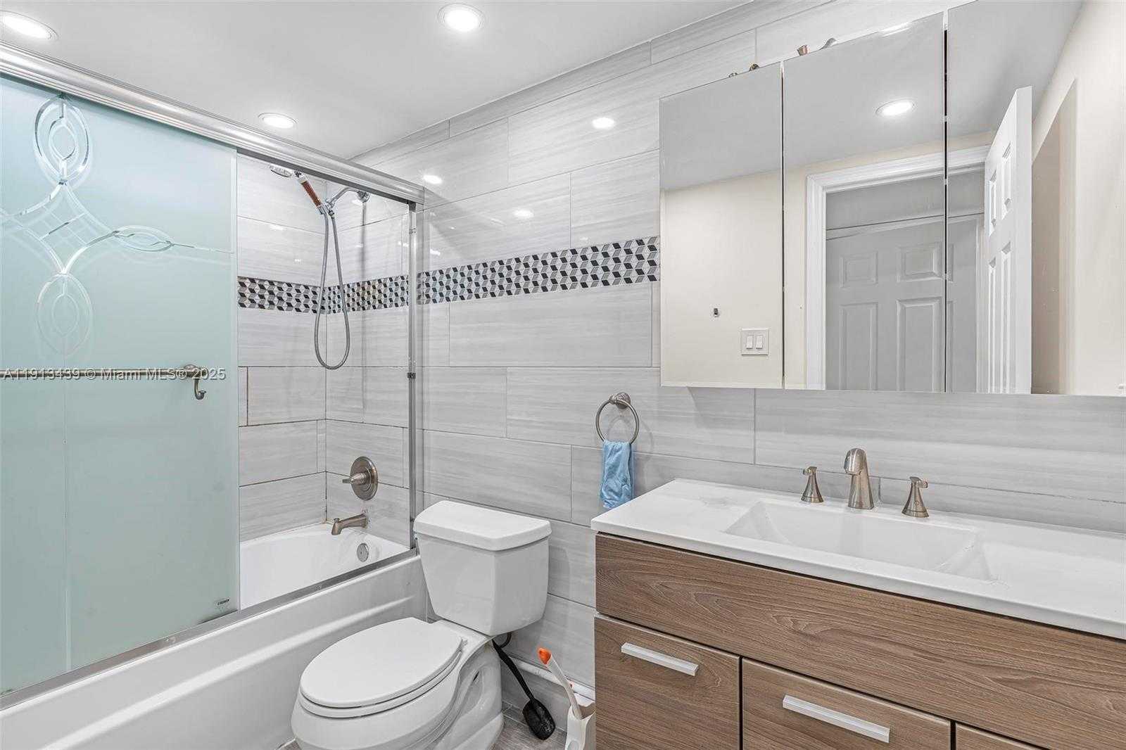 Small Image of 609 NORTH EAST 14TH AVE #603, Hallandale Beach Number 15