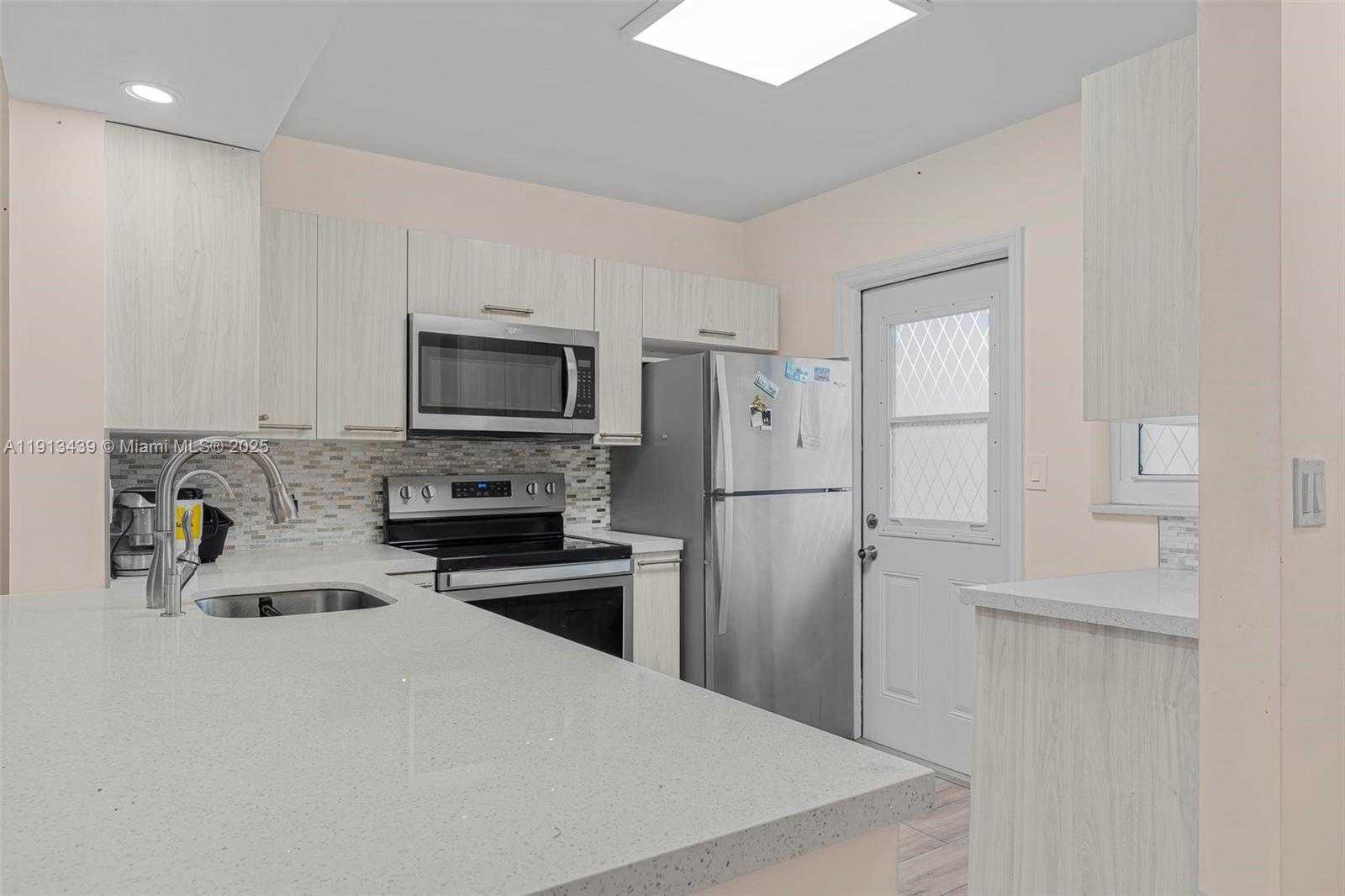 Small Image of 609 NORTH EAST 14TH AVE #603, Hallandale Beach Number 5