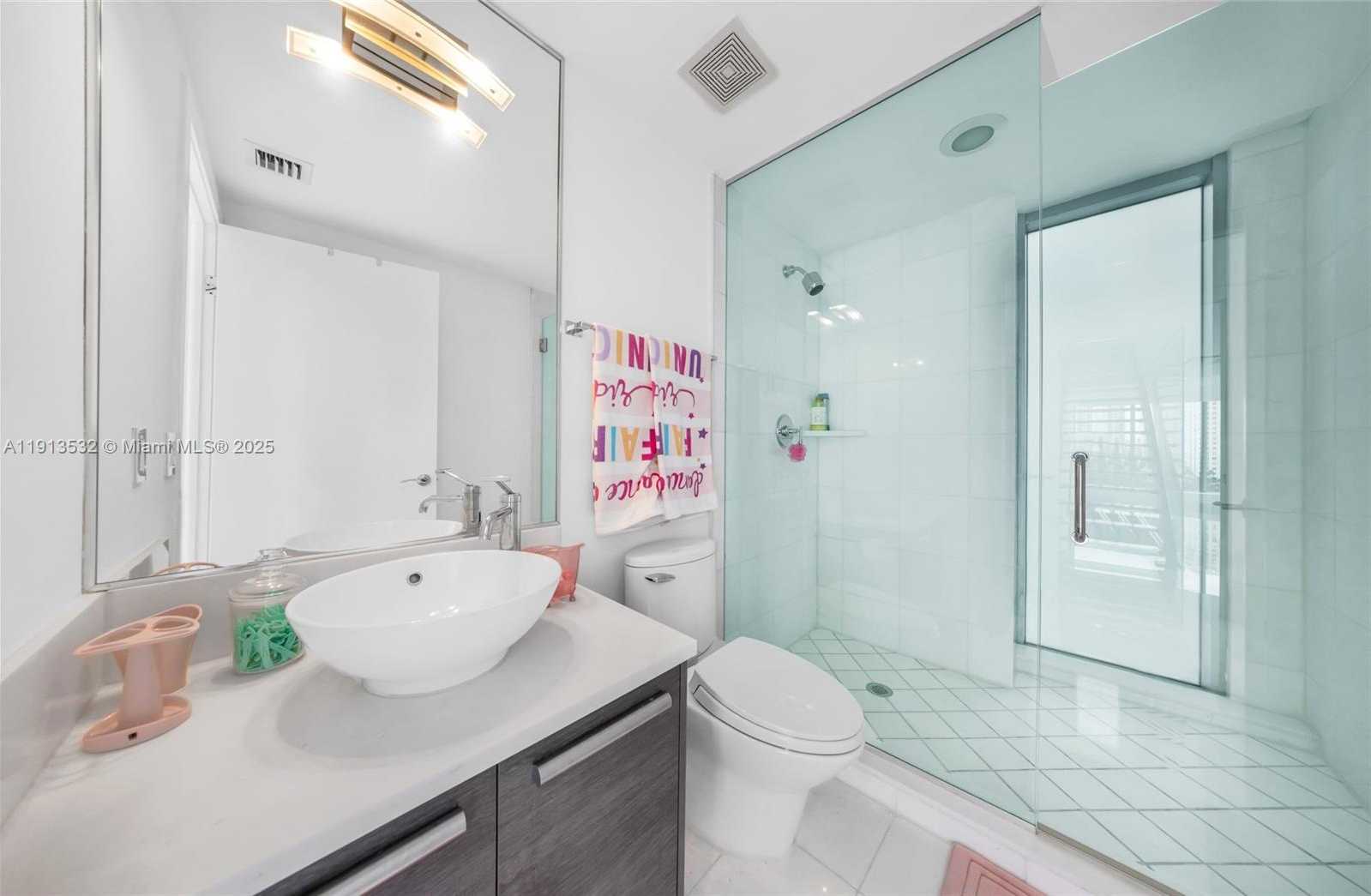 Small Image of Aventura Number 15