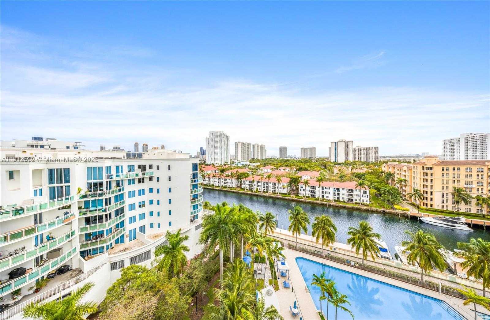 Small Image of Aventura Number 35