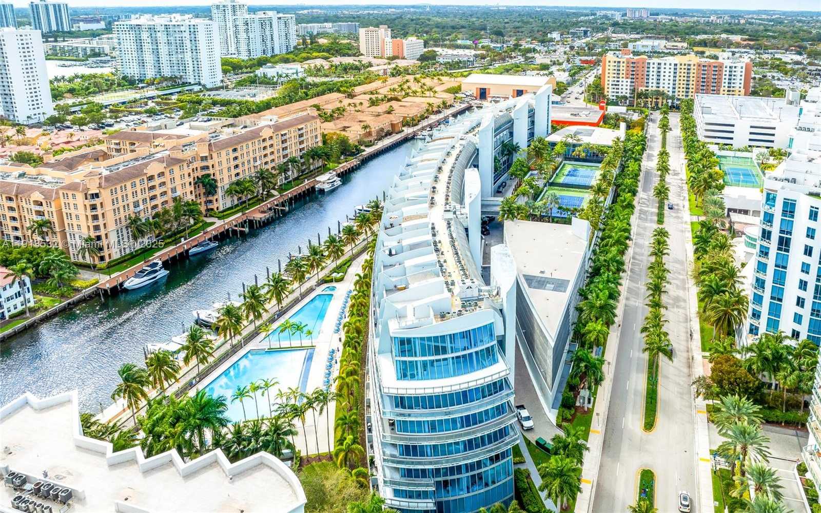 Small Image of Aventura Number 41