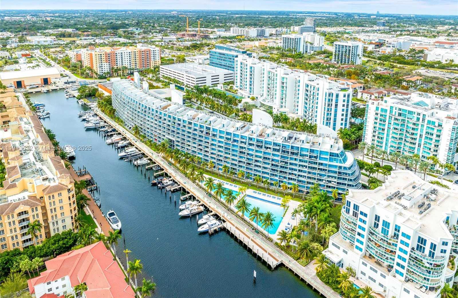 Small Image of Aventura Number 43