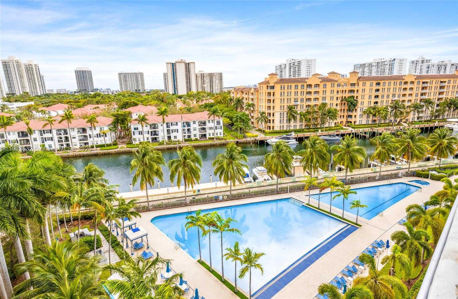 Small Image of Aventura Number 5