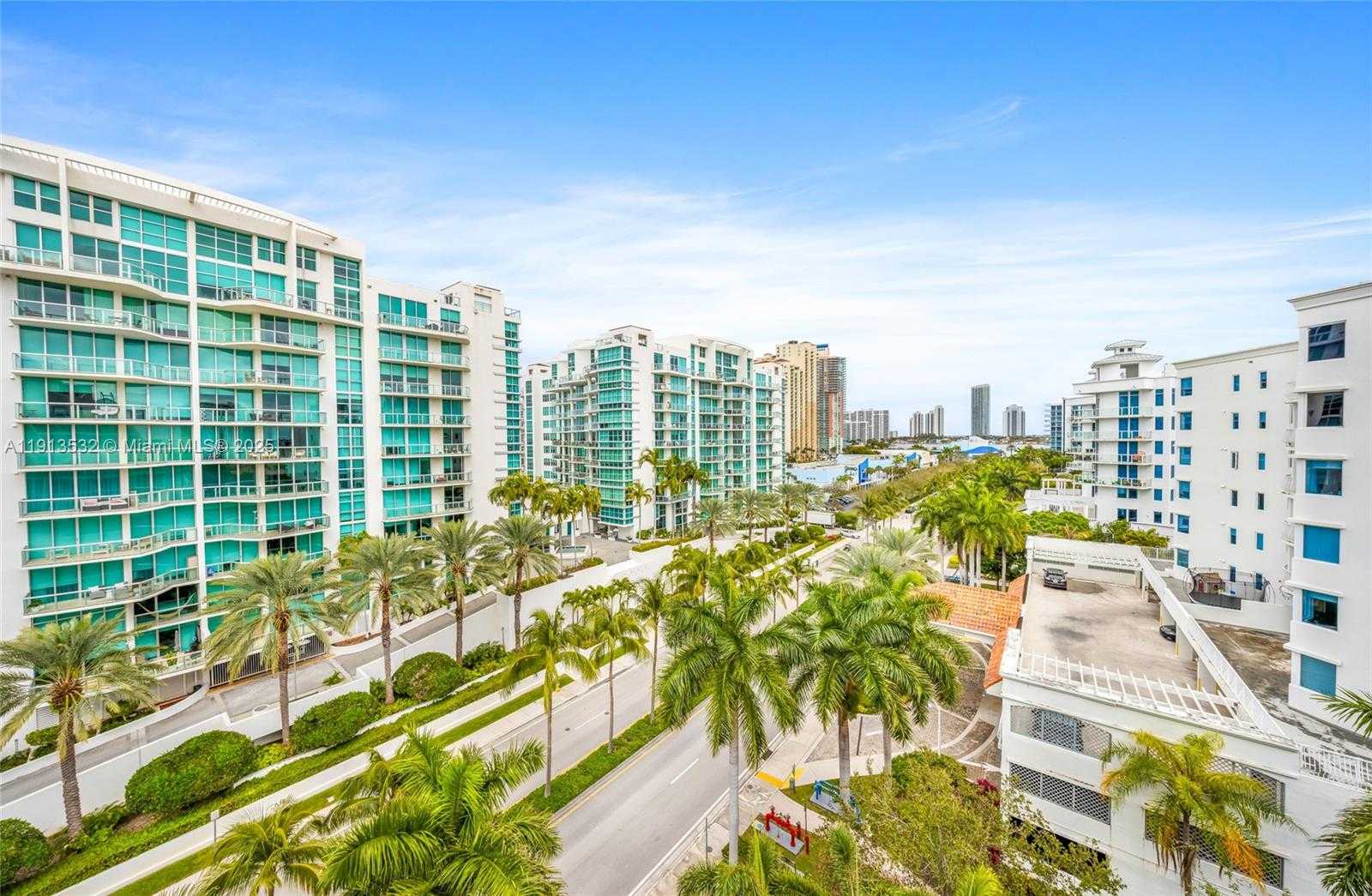 Small Image of Aventura Number 8