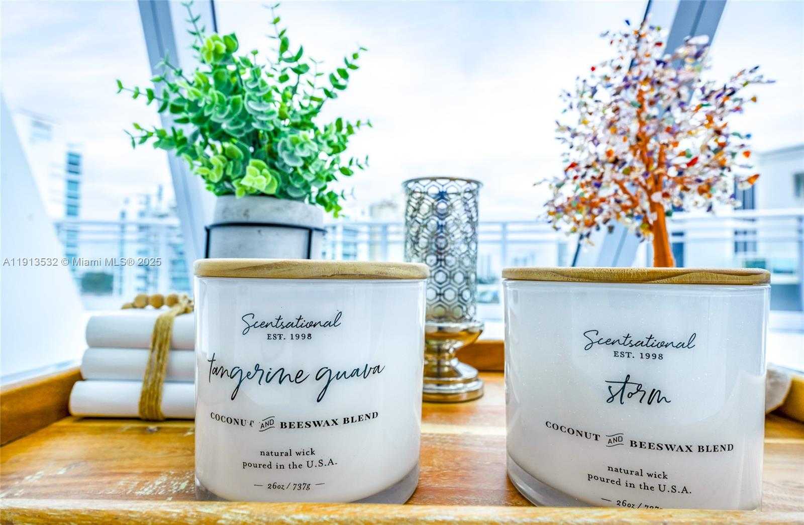 Small Image of Aventura Number 83